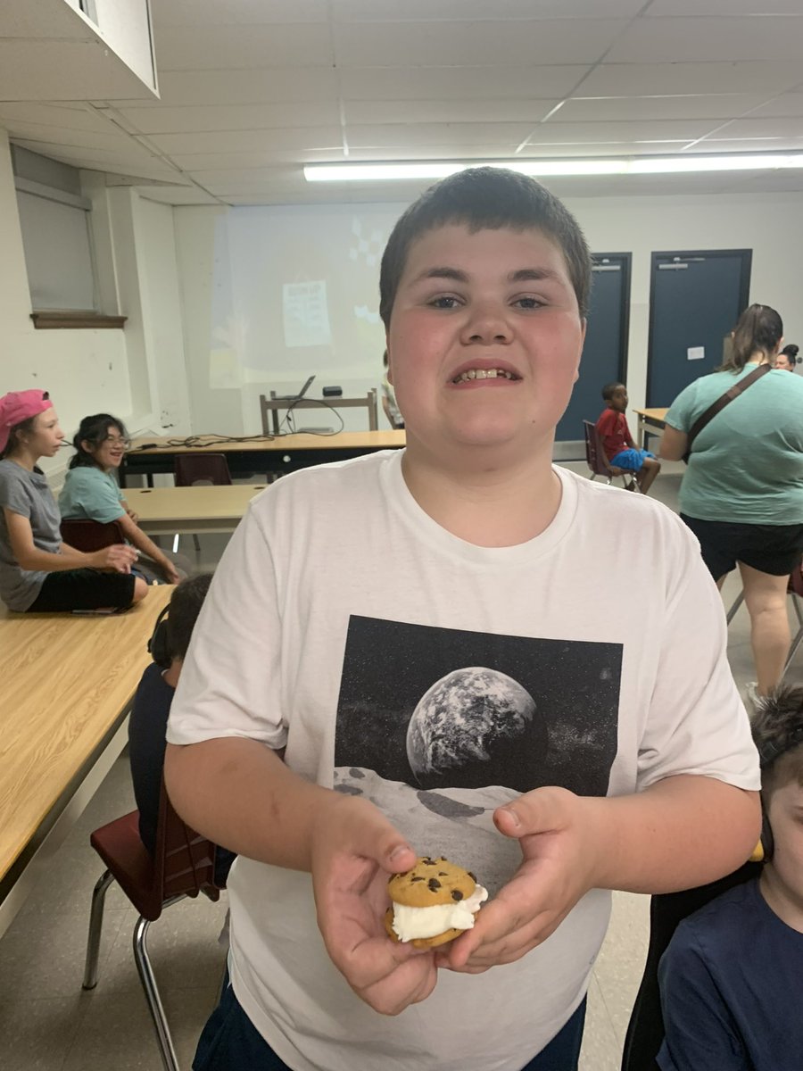 Making ice cream sandwiches was a blast and tasty! 😋