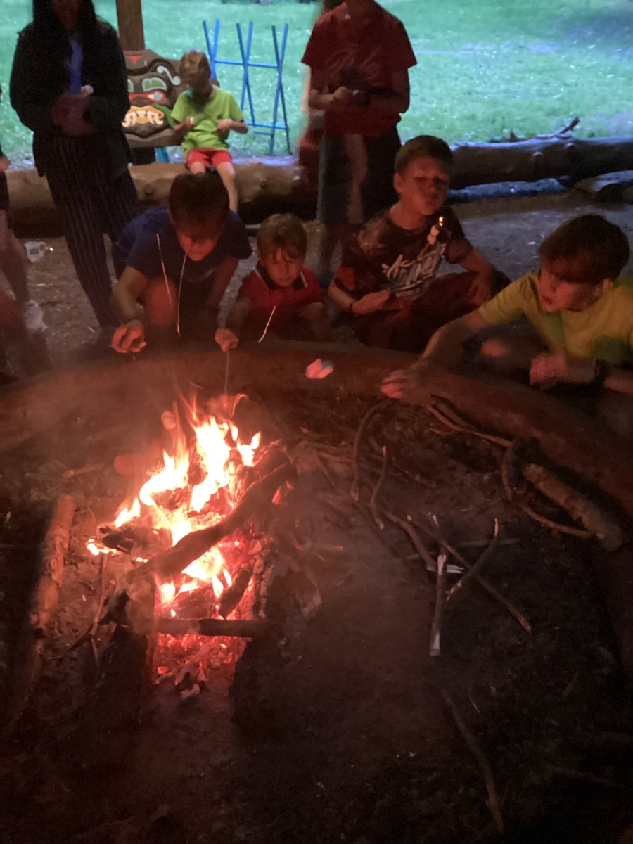 StFaithsKinver's tweet photo. Bonfire, hot chocolate and marshmallows at the end of a busy and enjoyable day x https://t.co/pJJDu2vsk9