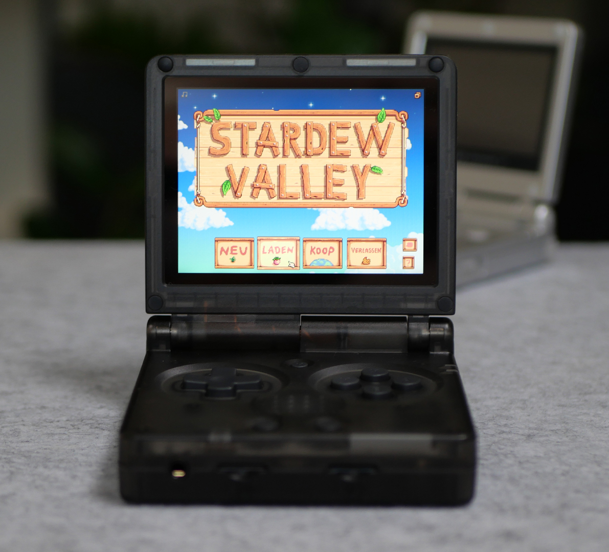 Neues Video zum Anbernic RG35XXSP online!  
Hier entlang: youtu.be/70PgCWbcuHc 

Falls Fragen offen bleiben, gerne in die Kommentare damit! :)   

#anbernic #retro #handheld