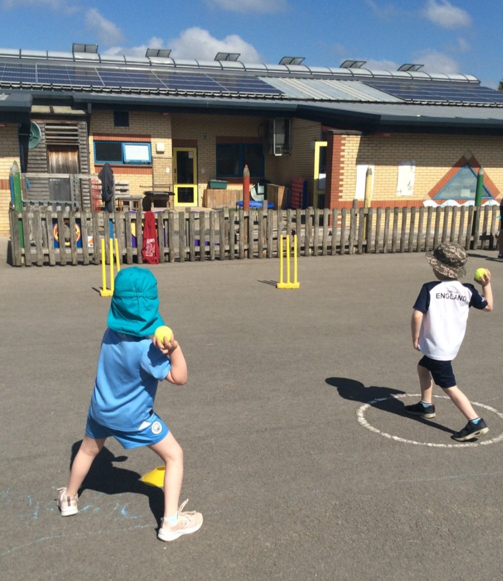 LakesideYork's tweet photo. Team Tigers had a great time trying all the different sports we had on offer today as part of our 'Summer Sports Celebration!'
#LakePE #activeschools #EYFS #SummerOfSports https://t.co/q6jD43QwFa