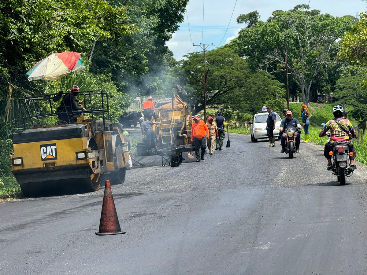 #26Jun | ¡Seguimos impulsando el 1x10 del Buen Gobierno! A tan solo 3 km del Puente Onia, ubicado en El Vigía, edo. Mérida, autoridades del Gobierno Revolucionario, supervisaron los avances logrados por el Plan Nacional Integral a la Vialidad 2024, en la entidad andina, como