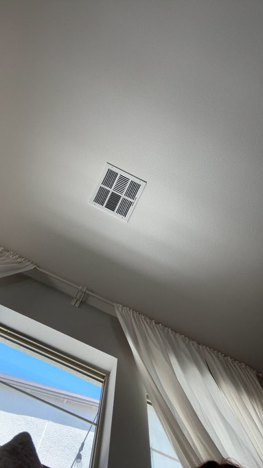 CANT DM PAGE IS GLITCHED is live now! https://t.co/Wlg7498yU3 https://t.co/6eIdsVqi78