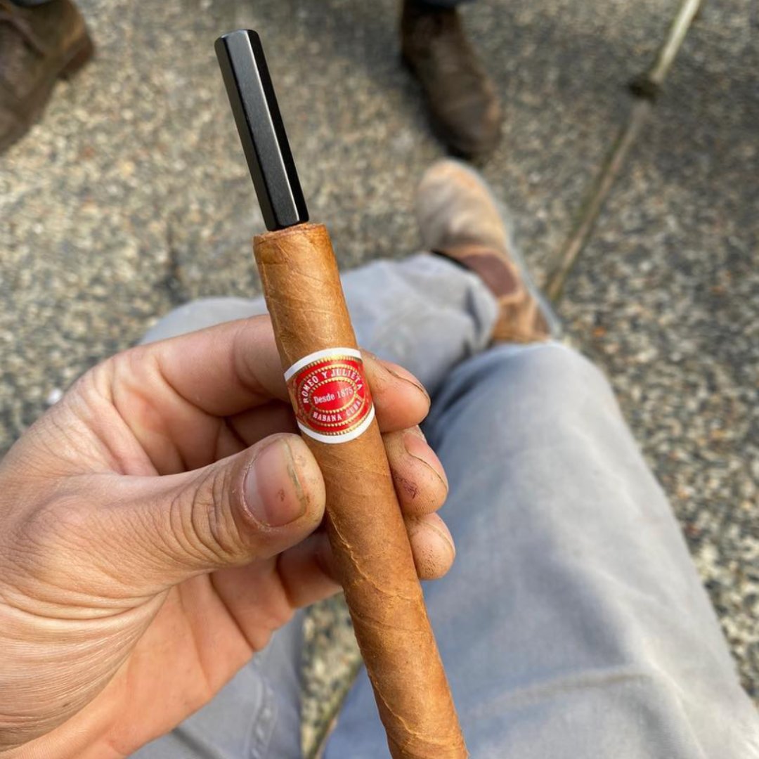 perfeccigar's tweet photo. Nothing beats seeing the #PerfecDraw in action! π¨π
#CigarMagic #SmoothDraw https://t.co/PkceIsB56k