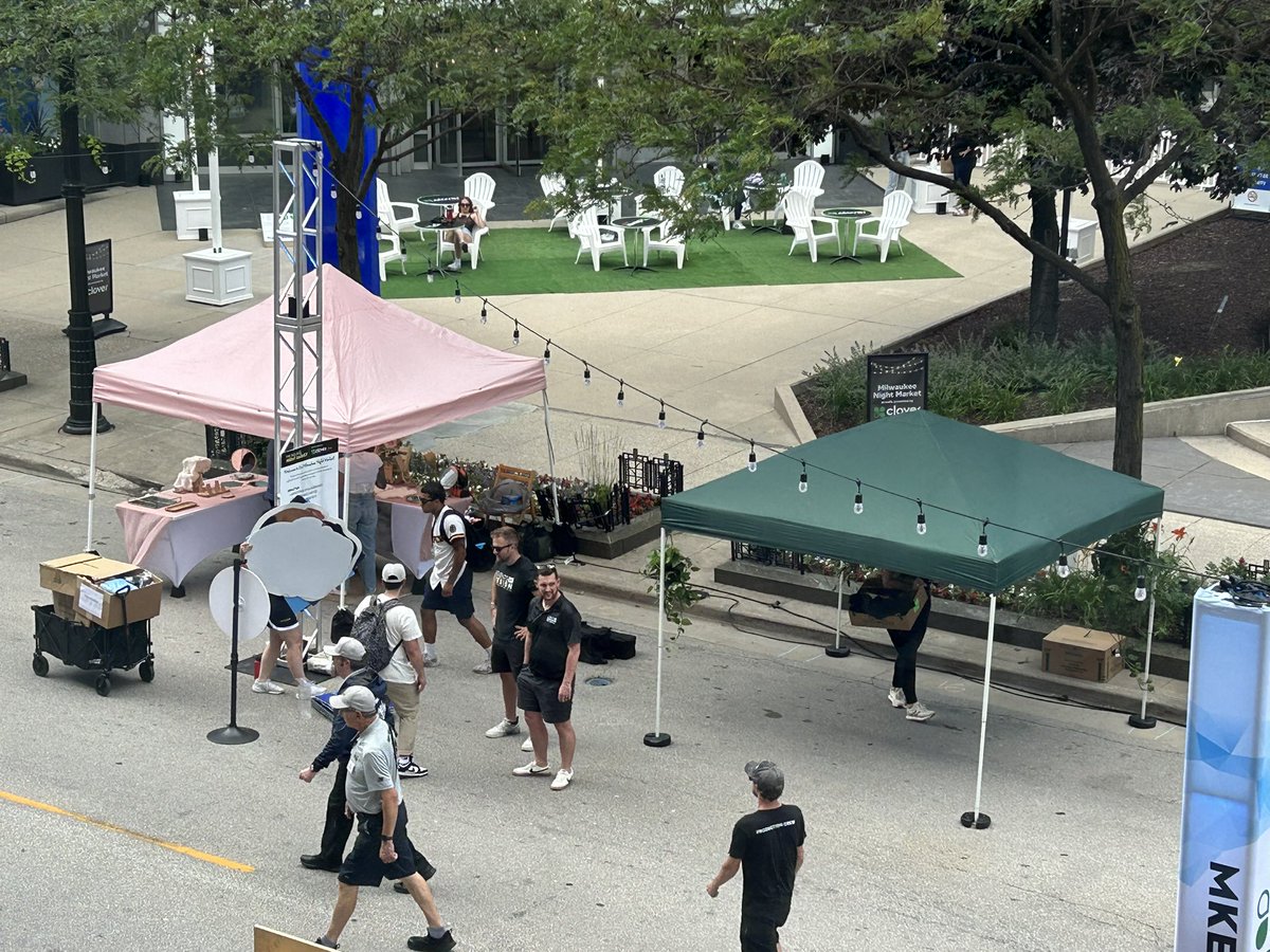 jessicatighe's tweet photo. The first @mkenightmarket of the season is tonight!

From our windows at GKB we can see the crews transforming Wisconsin Avenue. 👀

Find out what’s new, the economic impact on downtown, and what the future goal is for vendors.

🎧 https://t.co/kzjKGitzee

@WestownAssoc @620wtmj https://t.co/cHyFv9rSjj