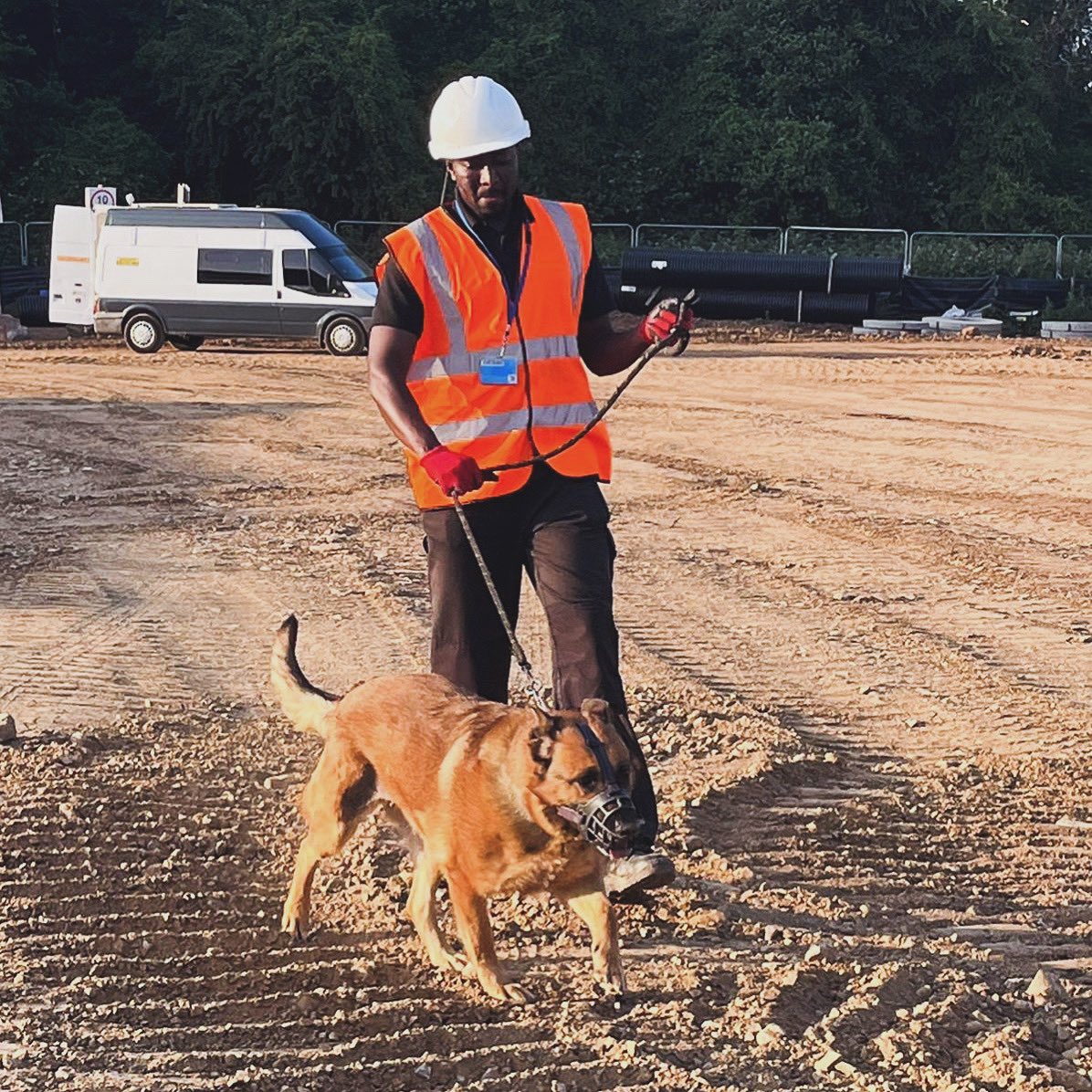 One of our Dog Handler’s on Patrol in Cardiff Tonight 🐾🐾🐾