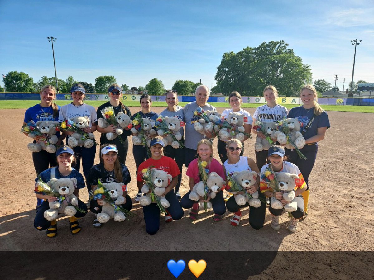 Ellie Isenegger tweet media