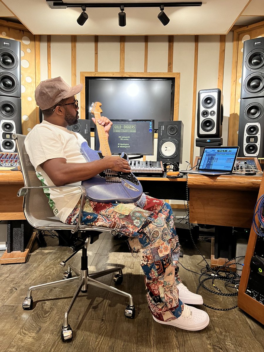 Been busy, but here’s proof of life. Thanks for the strat <a href="/Fender/">Fender</a> !