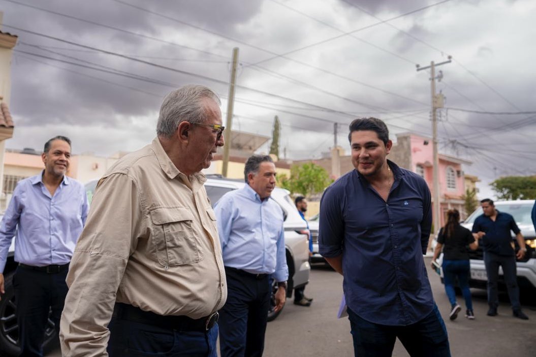 _jlanderos's tweet photo. Reencarpetamos las calles de los fraccionamientos Las Fuentes y San Miguel en Guamúchil. Son #ObrasConSentidoSocial que demuestra el compromiso social del gobernador @rochamoya_ con el bienestar de las familias. https://t.co/MqO00lN0LZ