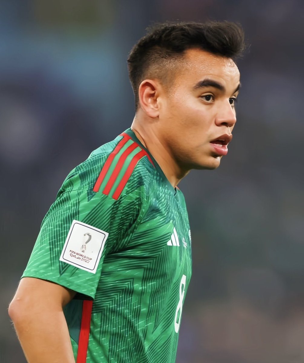 Jovenesfutmx's tweet photo. ❌El tipo no te ayuda en nada, no asiste, no controla, no abre espacios, NO SUMA ABSOLUTAMENTE NADA EN SELECCIÓN 

Incredible como alguien que tiene 1 gol y 0 asistencias en 47 PARTIDOS ES TITULAR 

Carlos Rodríguez. https://t.co/O2AZVol4KS