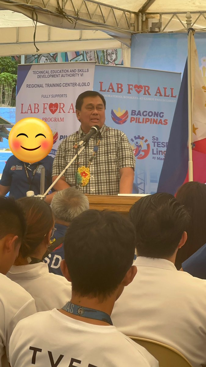 loveinspire_'s tweet image. Work mode on tayo while waiting for the President and the First Lady. 

ATM: TESDA Secretary Suharto Mangudadatu is onstage

#LABFORALL