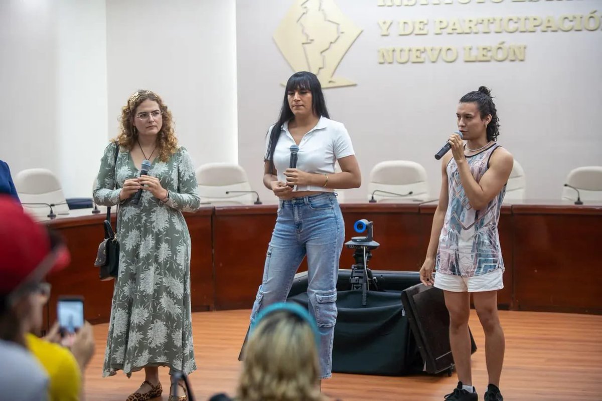 La Regidora Ana Eugenia Rodríguez colaboró con el Instituto Estatal Electoral y de Participación Ciudadana en la proyección de la película ‘Una Mujer Fantástica’, en el marco del mes de orgullo LGBTIQ +.
