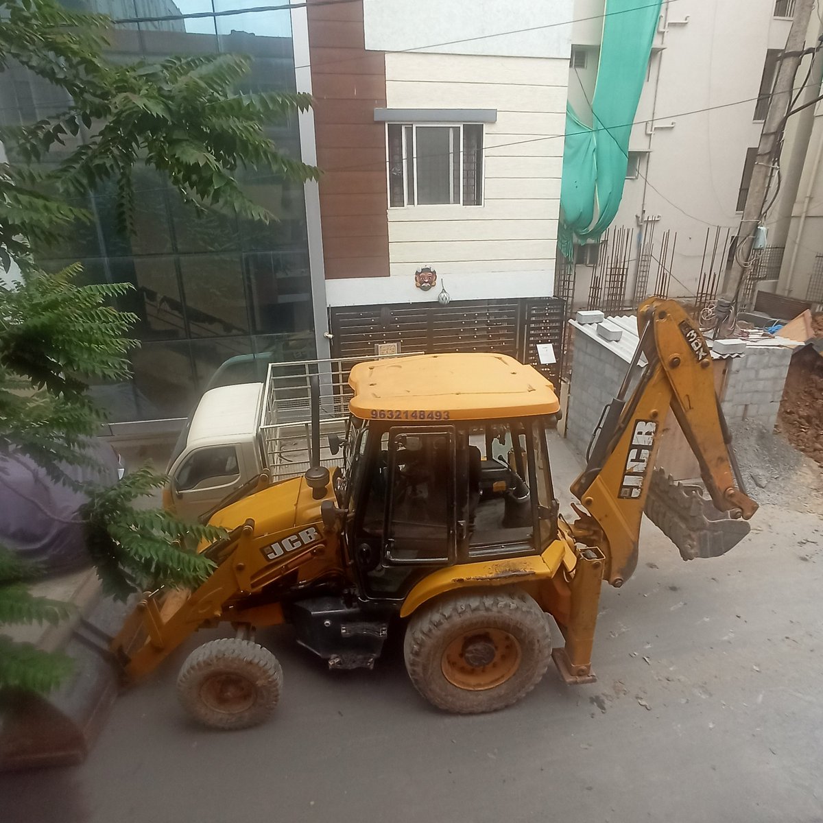 ankan_bhatt's tweet photo. This NOISY Construction work in my residential areas is beginning before 7AM for last 1month and not stopping despite multiple requests.
Address: Thimma Reddy Layout, 2nd Cross, Old Airport Road, Opposite ISRO. The noise is defening, constant. Please take immediate action.
#BBMP https://t.co/LaPUuTvqiz