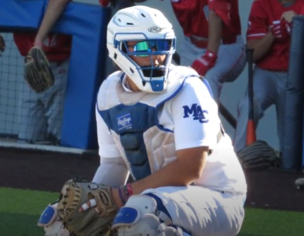 AMAZING 👏 👏 👏 
MacArthur baseball player battling back from brain surgery.
More: bit.ly/3VGNHdP