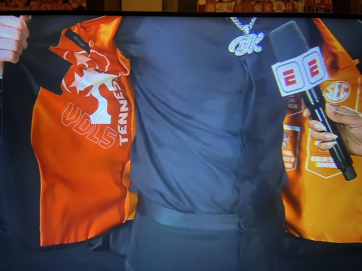 CHANNEL_TN_'s tweet photo. Dalton’s suit is Clad in BIG ORANGE https://t.co/e8OxeIvwor