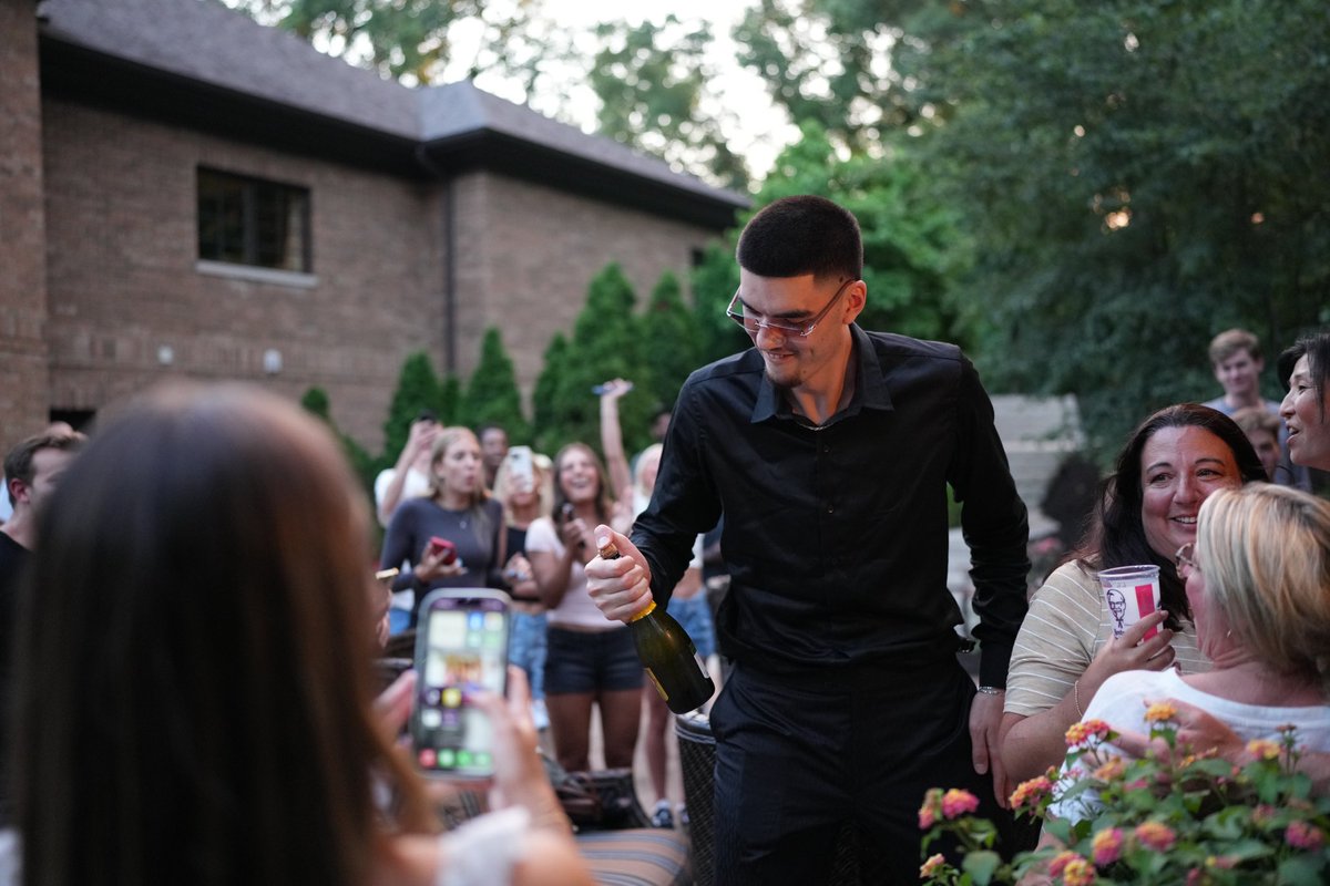 BoilerBall's tweet photo. 🍾 An incredible night. https://t.co/QPBiweV0BI