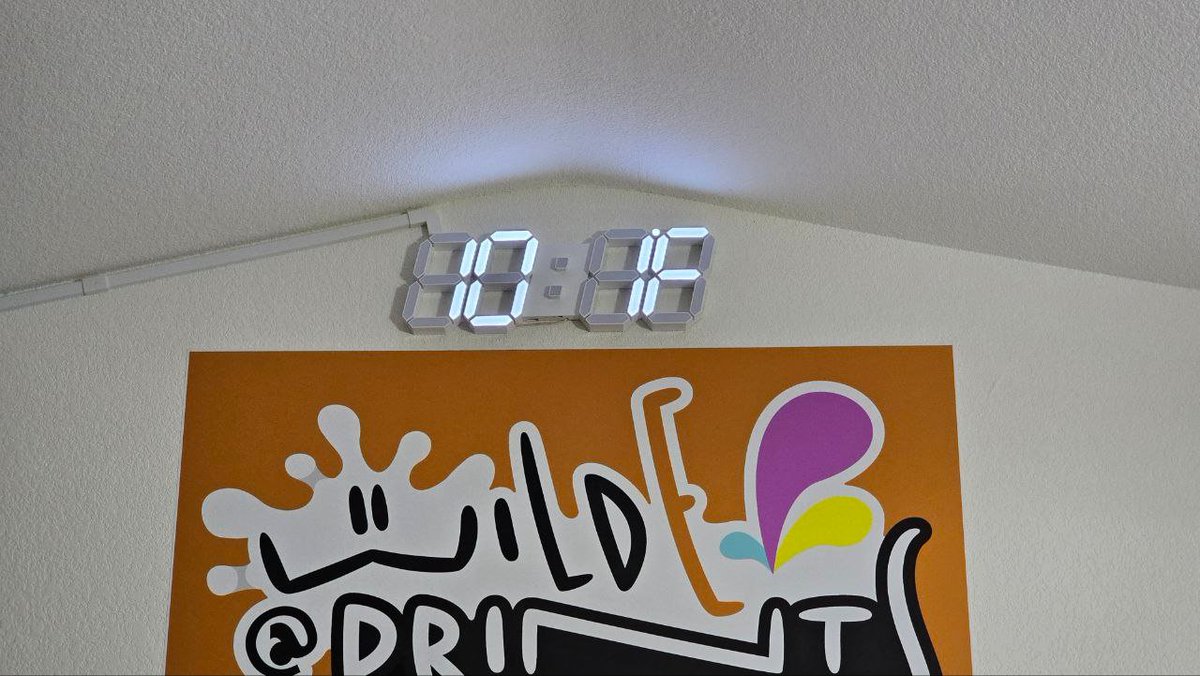 SeiRruf's tweet photo. The shop Air Conditioning has been out all day, but 101*F temps are not going to stop me from rushing late AnthroCon orders out! ♨️⌛️🖨️💦

Work will continue through another weekend so we hope to have all #AC orders available for pickup, for those that have not already shipped 🧡 https://t.co/NuEm4IcLlh