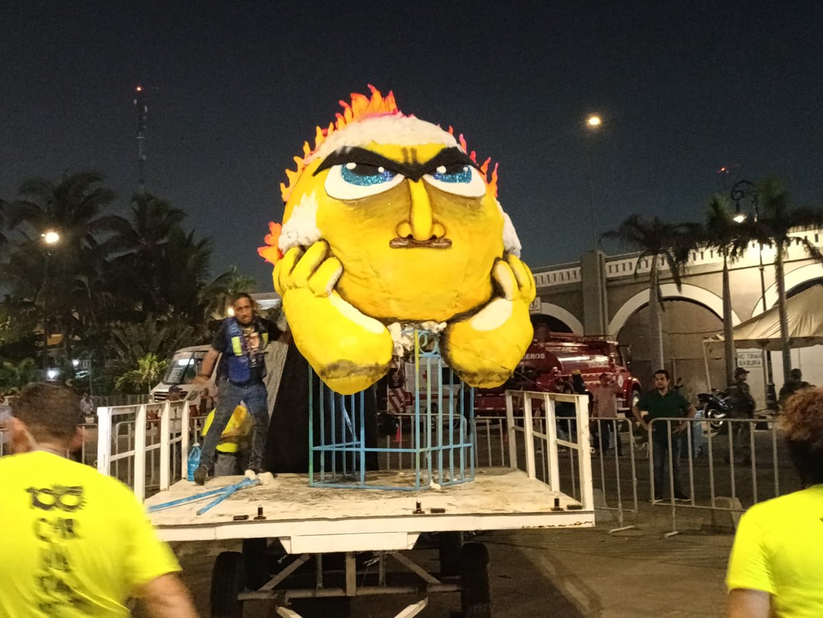 LSRVeracruz's tweet photo. 📸😡 En minutos arrancará el Carnaval de Veracruz 2024, con la Quema del Mal Humor. La figura de este año es el calor.
#ys https://t.co/uAg30Xjp7Z
