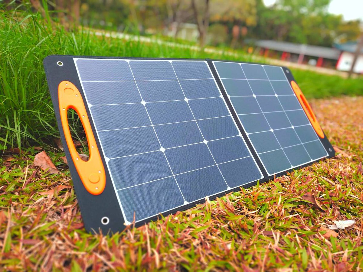 futuretech2007's tweet image. 100w portable solar panel #solar panel from Future Tech Solar for camping ,4wd