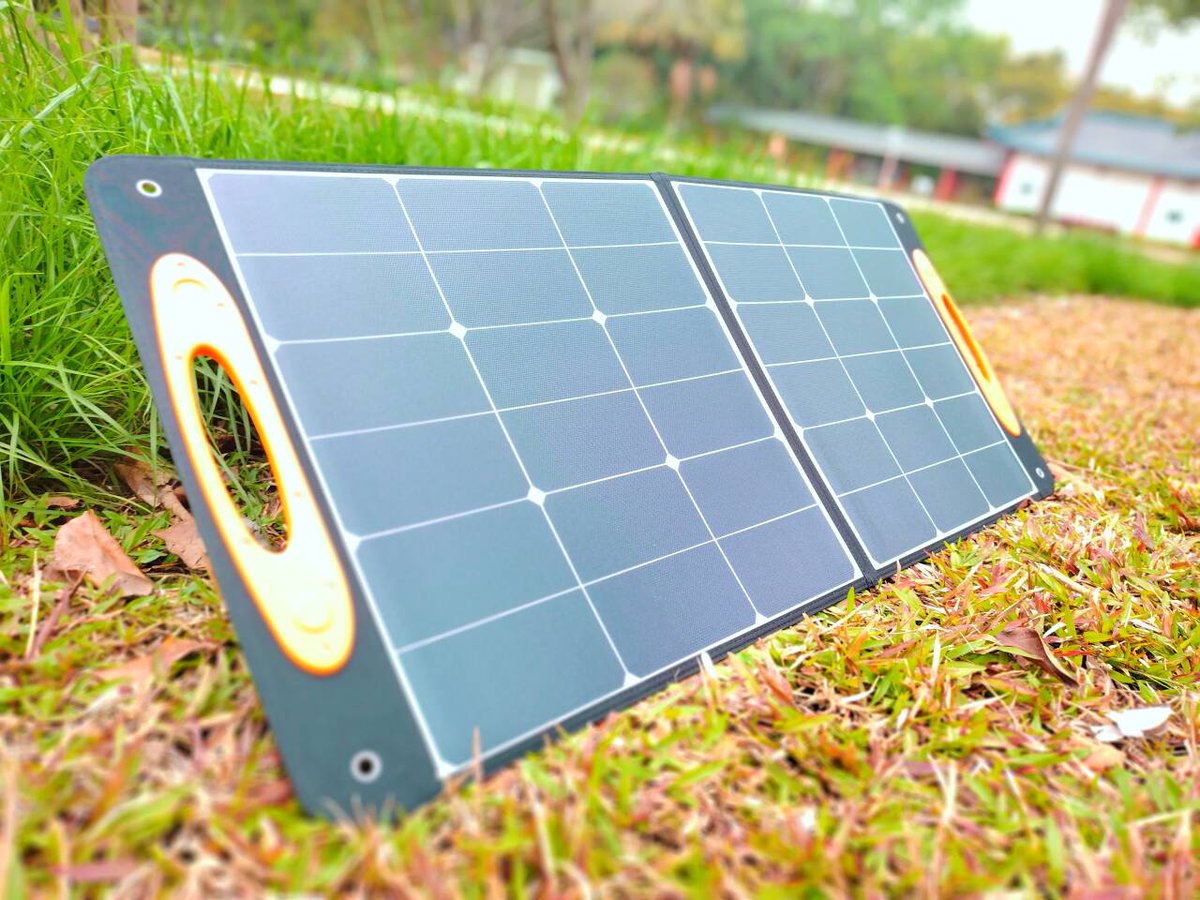 futuretech2007's tweet image. 100w portable solar panel #solar panel from Future Tech Solar for camping ,4wd