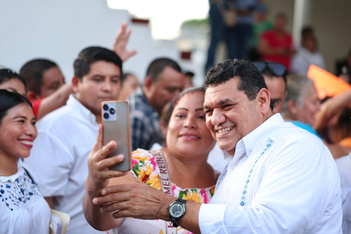 TabascoJavier's tweet photo. Me dio mucho gusto regresar a Nacajuca en esta etapa de Gobernador Electo. Vamos a rescatar los camellones chontales con Sembrando Vida y pronto comenzará el censo para definir los beneficiarios de los nuevos derechos sociales. Vamos a cumplirle al pueblo. https://t.co/iC2yOiOMKm