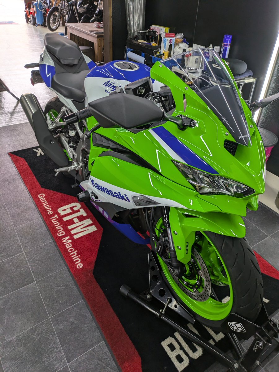 SDBROSMC's tweet photo. コーティング完了しました✨

#cr１ガラスコーティング
#マイスタープロショップ
#Kawasaki 
#zx4rr
#sdbros
#sdbrosmc https://t.co/Y13paUwttB