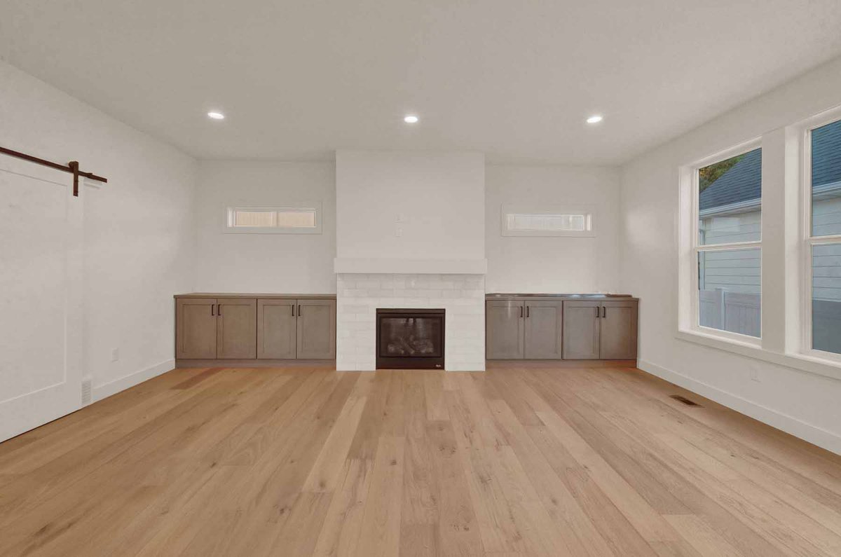 taraparas's tweet photo. 🏡 Brand New 3905 S Holladay Ct, Holladay, UT 🛏️ 4 Beds🛁5 Baths📐 3,667 Sqft $1,349,000 Open House 6-27 11 - 1 PM Modern elegance with quartz countertops, stainless steel appliances, Prime location near Holladay &amp; Millcreek. Paras Real Estate🌟
https://t.co/7qEC8ifGQA https://t.co/zJWiA6pLj4