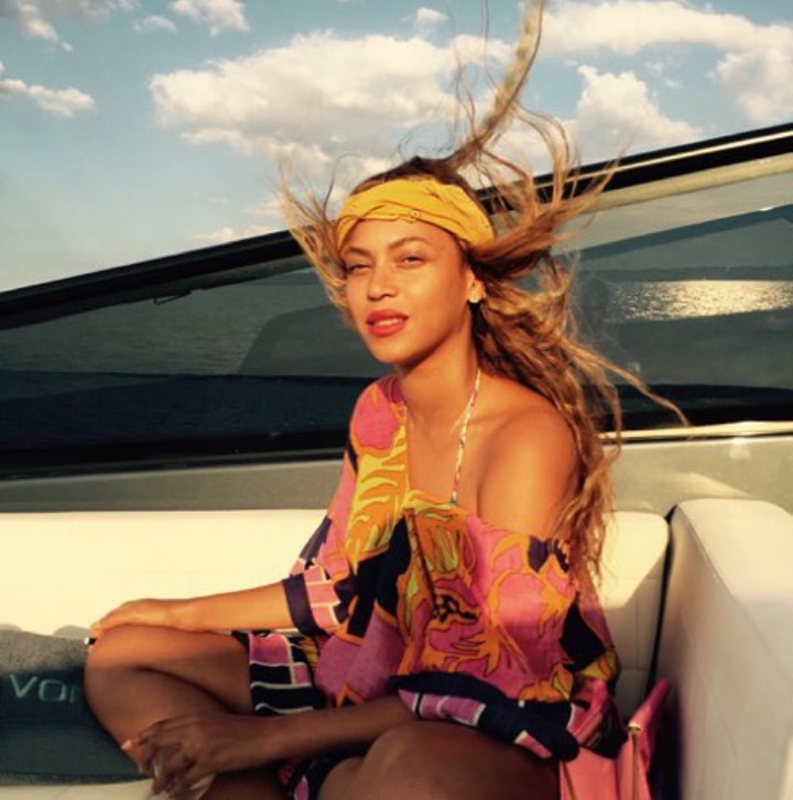 ended_everyone's tweet photo. beyoncé's "baddiebey" era https://t.co/ILefsD1LJi