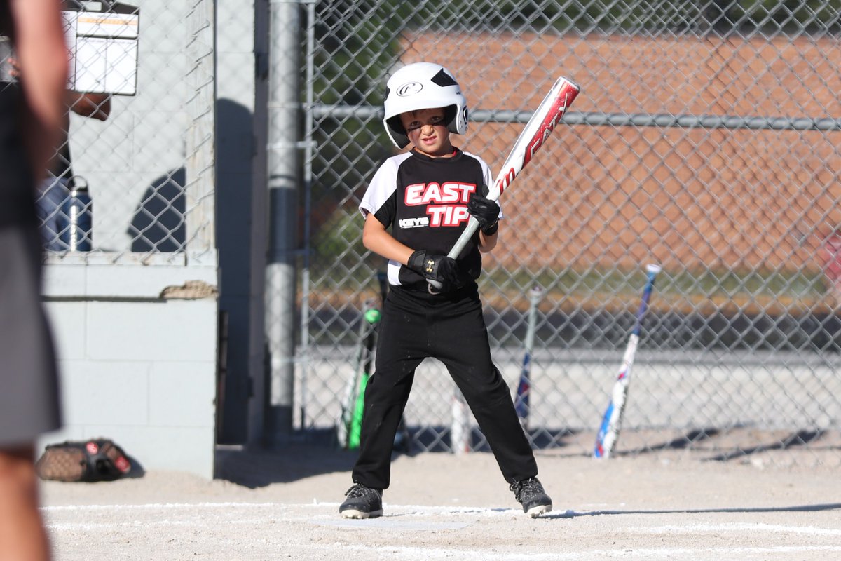 TopRowPics's tweet photo. Made my first trip over to the East Tipp rec fields in a LONG time. 8U tournament action between ET 2 and Wea 5. Should have gotten a group picture of Griff's fan club 😁.
#ETSR #FutureRaiders https://t.co/sm3pZIRb3g