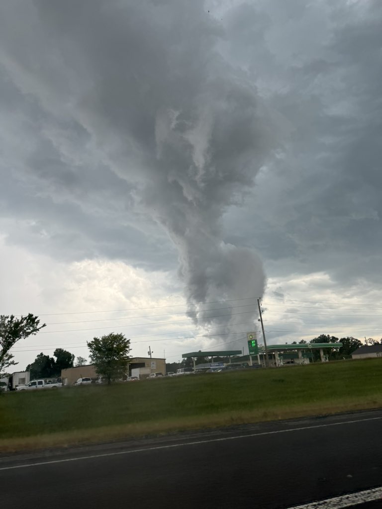 Storm Chaser Barbie tweet media