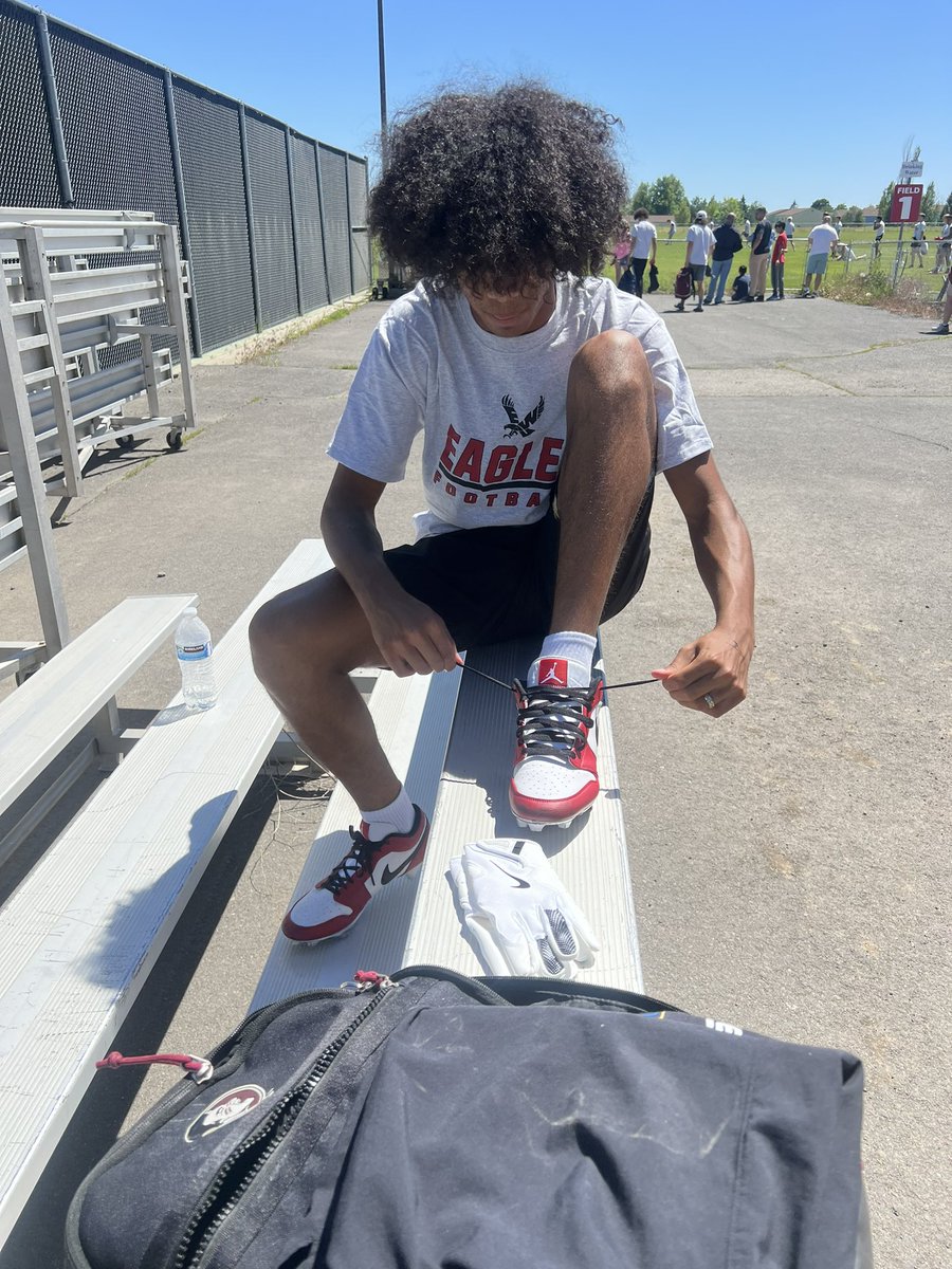 AaronCuller's tweet photo. Had a great time competing @EWUFootball camp yesterday!!
@CoachRonquillo 
@yelm_football 
@marcanderson_ 
@coachjmcdaniels 
@NickFarman55 https://t.co/9ZFE0LgY7T