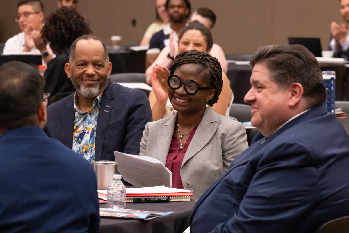 ChiPublicHealth's tweet image. Today, CDPH Commissioner Dr. Simbo Ige and Gov. Pritzker were among those who launched the HIV Getting to Zero IL Plan 2.0. Together, they recommitted to ending the HIV epidemic in IL by 2030, and Dr. Ige signed the Paris Declaration 4.0. #GTZIL2030 #EndHIV #CDPH