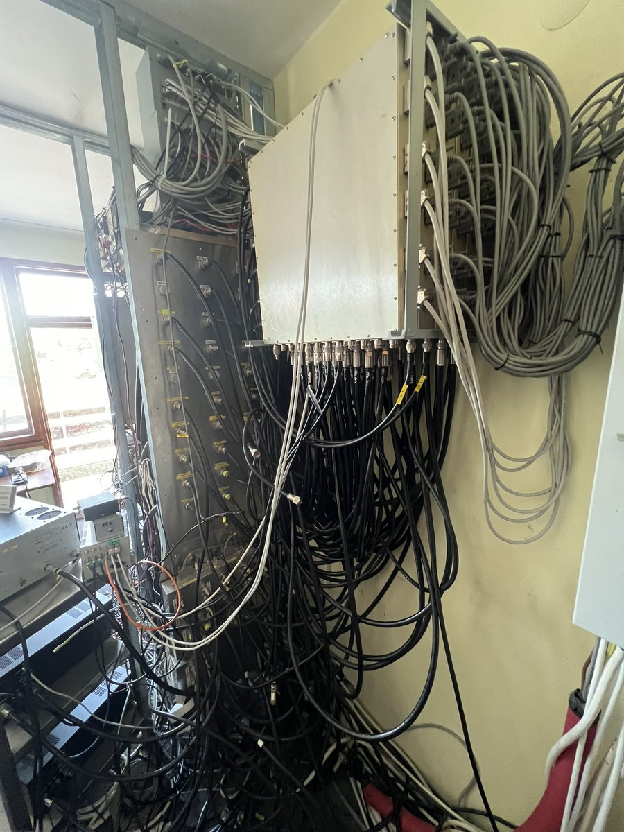 Thank you Krassy (K1LZ) and Manu Siebert for welcoming me to the fantastic LZ5R Contest Station! It was great to get the guided tour and catch up with fellow Ham radio friends! Even operated as LZ/PA5X 📻 #hamradio #lz5r #hamr #pa5x #plovdiv #bulgaria