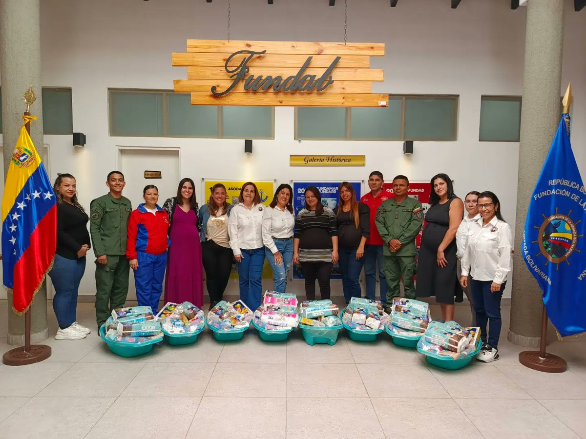 #26Jun📌 La Presidenta de la <a href="/FundabOFL/">Fundación de la Armada Bolivariana</a> hizo entregas de canastillas de bebés, para el personal militar y afiliados del componente naval. 

Somos el Brazo Social de la <a href="/ArmadaFANBVzla/">Armada_ve</a>

¡Juntos Avanzaremos!

#Fundab
#Donaciones