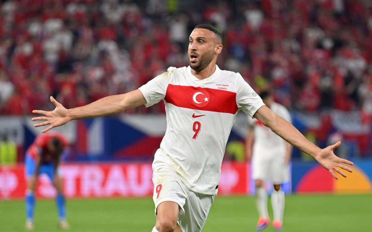 Besiktas's tweet photo. Giriş, gelişme, sonuç. @CenkTosun_ 

#BizimÇocuklar 🇹🇷 #EURO2024 https://t.co/LYXC6BGQEq