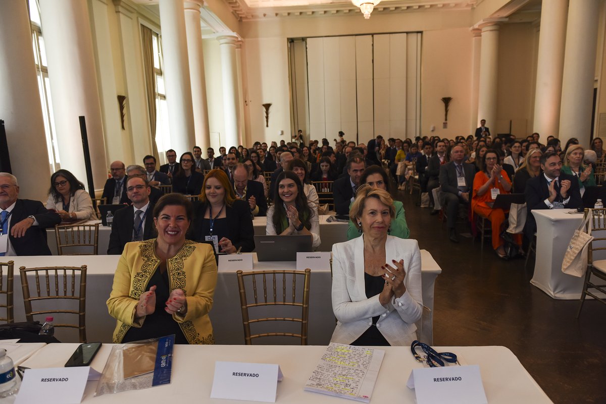 clarbitraje's tweet photo. ¡Éxito total en la CLA 2024! 🎉

El 20 y 21 de junio, en el emblemático Copacabana Palace, se realizaron debates de alto nivel sobre arbitraje, con ponentes excepcionales y un público de primer nivel.

#CLA2024 #Arbitraje #Networking #CEDEP #CAMCCBC #CLA40 #Profesionales https://t.co/m7N3XIHUhD