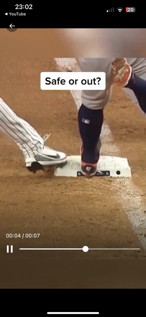 JosephEdlin3's tweet photo. @BBGreatMoments The only 2 frames in the video that matter… https://t.co/vlLQhgYcrg