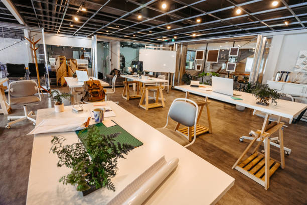 Comm_Office_Int's tweet image. When designing your office space, consider both form and function. A space that looks good but doesn&apos;t support your team&apos;s workflow won&apos;t be productive. #OfficeDesignTips
