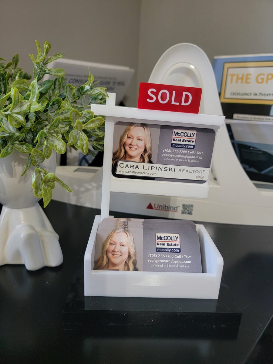 RealtyProCara's tweet photo. Love my new, cute little business card holder! π #realtyprocara #mccolly #realestateadvice #wannasellahouse #wannabuyahouse #handlingthedetails #makingdreamscometrue https://t.co/D0w0p6IuXc