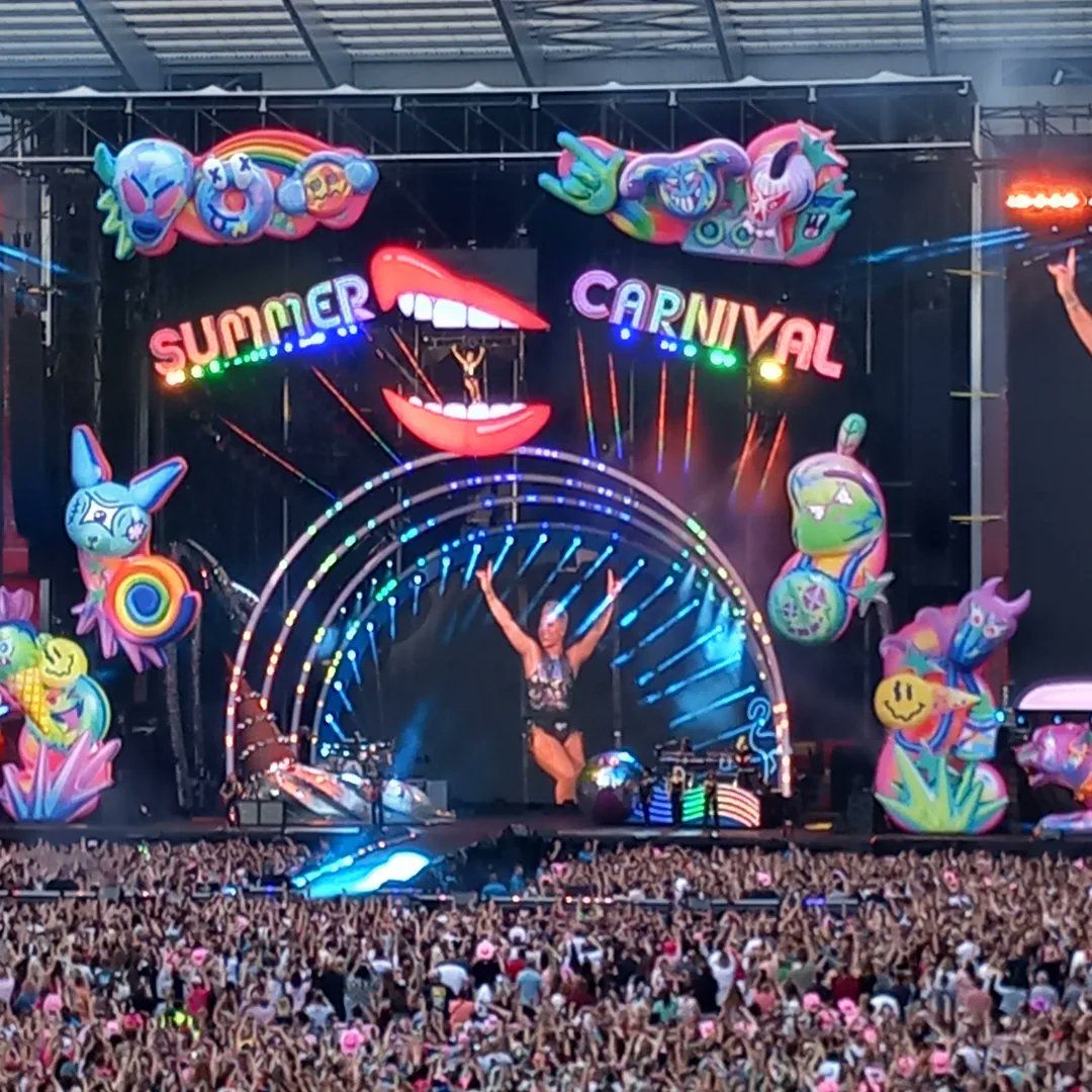 Amanda247365's tweet photo. What a Night that was!
Pink and The Script same time/same place - stuff of dreams 💗🎶💚
#Pink #TheScript #Anfield #Liverpool https://t.co/ztlHAs1O49