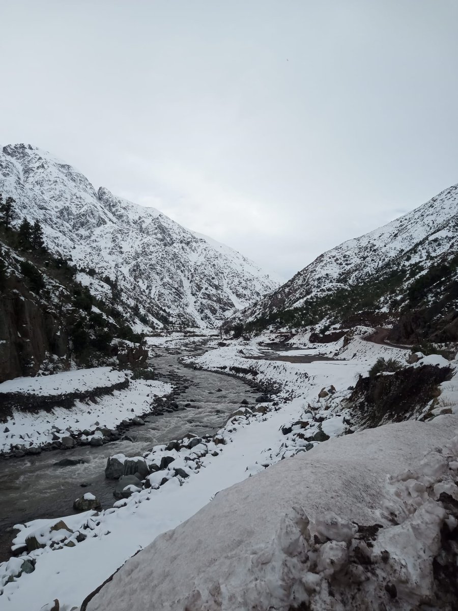 Elizabeth_N_Orr's tweet photo. Day 2 of Sediment Cascades 2024! Field excursion followed the Rio Teno upstream β lots of discussions about the recent flood events in the valley. Sediment everywhere! #SedCascades2024 @GeogDurham @_IHRR https://t.co/wzXiqaCw8c