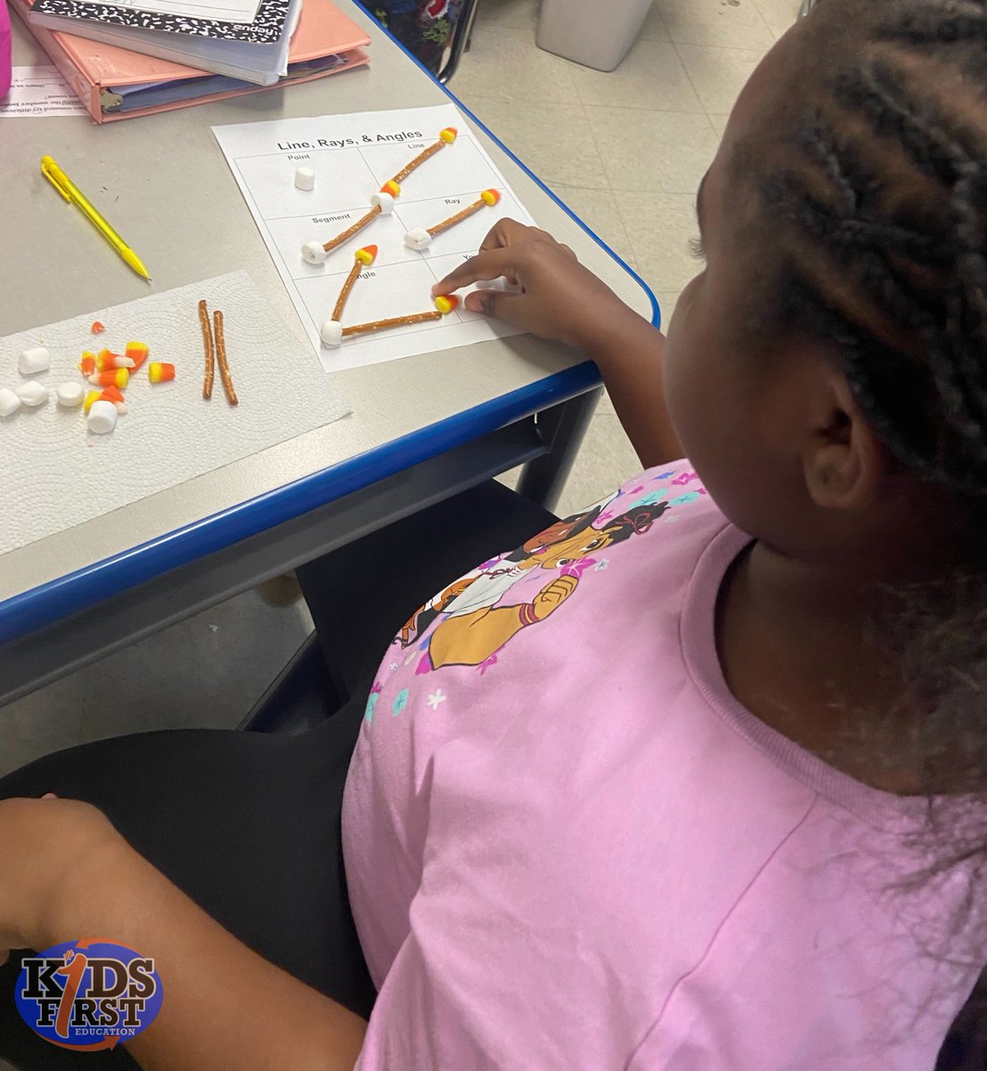 K1Education's tweet photo. π Midweek Math Corner π
Geometry fun was had by all in Mrs. Walkerβs 4th-grade math class at Girard Intermediate School as students created edible models of points, lines, line segments, rays, and angles. They were also yummy! #KidsFirstAlways #midweekmathcorner #mathmatters https://t.co/pRIVyQa3DW