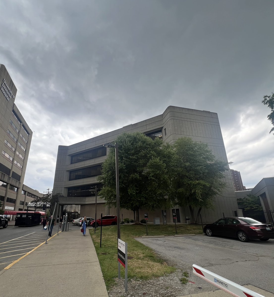 Can’t believe today was my last day at <a href="/UofLRadOnc/">UofLRadiationOncology</a>! Until next time!
#PGY1andDone
#PGY2andThrough
#PGY3SkeeYee
#PGY4NoMore
#PGY5ImNotReadyToBeAnAttendingYetSomeoneHelp