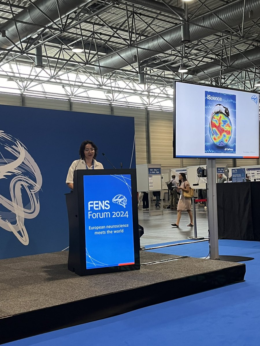 AElegansDesign's tweet image. Today I shared my process from a manuscript into a graphical abstract and into a journal cover at #fens2024
Thanks for inviting me! #specialinterestevent #fkne #sie #scientificillustration