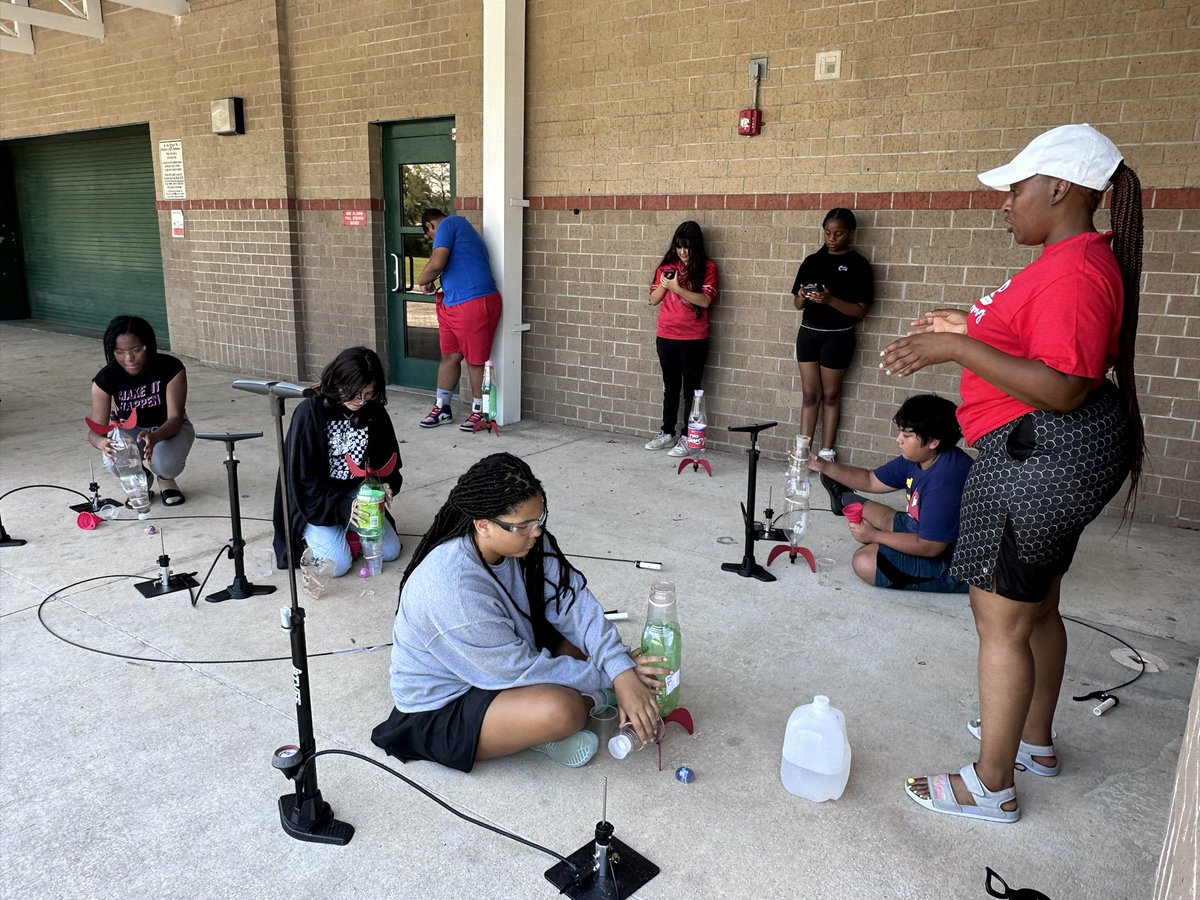 PiedmontlakesMs's tweet photo. LAUNCH DAY!!!!! The STEM Summer Learning Camp built rockets from soda bottles and launched them today!!! Everyone did an amazing job and man did those rockets fly HIGH!!!! Shout out to Bernadine West and Mr. Gatlin for their guidance! #STEMeducation #Piedmontproud @PLMS_DrRay https://t.co/VSI8AKWqyi