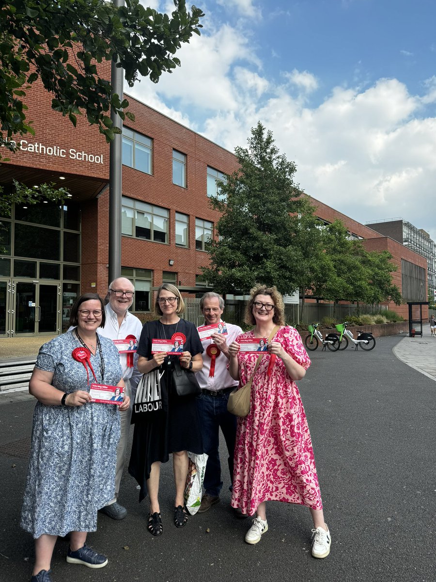 Anna Lynch tweet media