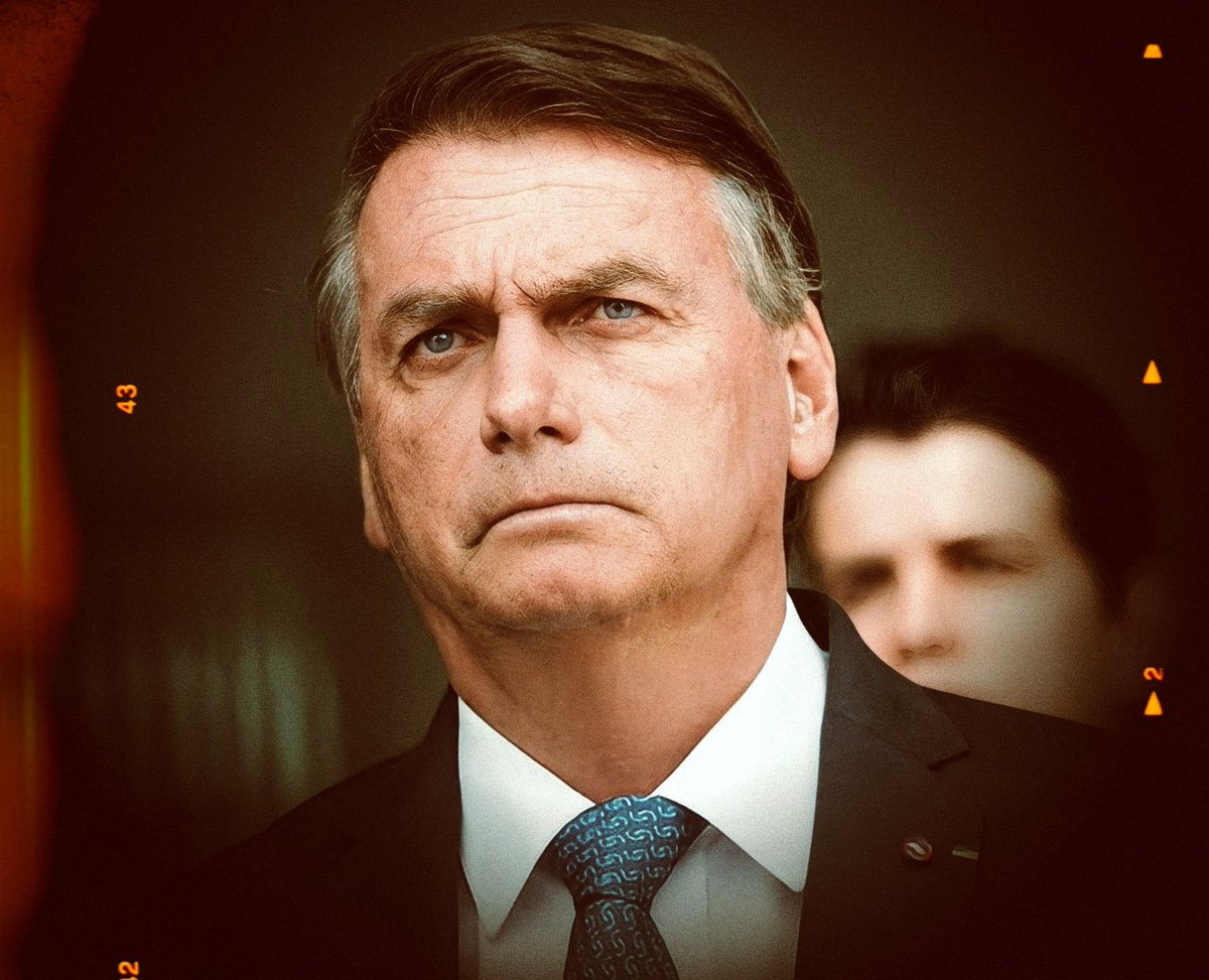 PhantomZVX's tweet photo. Jair Bolsonaro foi o responsável pelo maior programa de distribuição renda do mundo, salvou o Brasil de uma pandemia, evitou uma crise alimentar que afetaria o mundo, travou a maior luta da história contra o crime organizado. Fez tudo isso sem aumentar um centavo de imposto. https://t.co/mfuxeZZw64