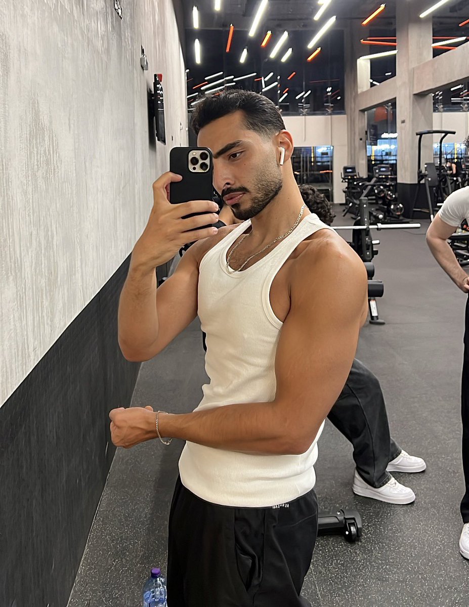 OMAR | عُمر (@xxxhf146) on Twitter photo 