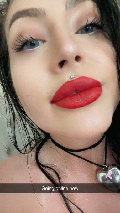 Going online now 🖤 https://t.co/o0XBoQxAxB