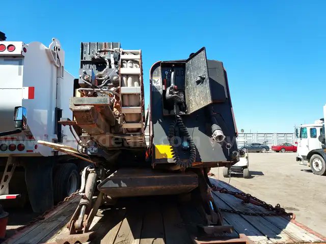 SierraAuction's tweet image. Ditch Witch JT2020 Mach 1 Directional Drill in Phoenix, Arizona. Begins Closing June 27th, at 12:00pm MST. Bid Now at govdeals.com/asset/214/25917

#ditchwitch #directionaldrilling #heavyequipment #auction