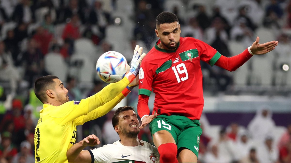 Não vi tanta necessidade de individualizar... E este valeu um bilhete para casa.

Que bom é ser benfiquista.